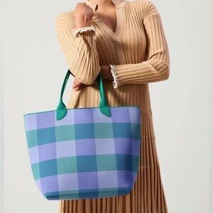 Rothy’s Lightweight Tote Blueberry gingham